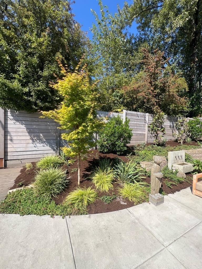 Weekly lawn maintenance and mowing in Gervais Oregon 97026